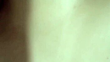 Brazilian babe cleans vibrator honey and cums hard in homemade clip