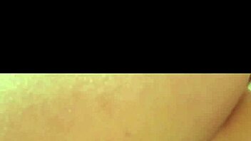 Banyoda Eski Sevgilimle Karşılaşma Kalçaları Titreten Amatör Seks