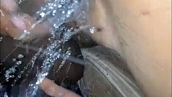 Jake amı sert deliyor, sikine vahşi squirt sıçratıyor.