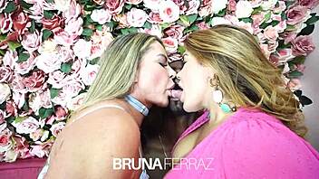 eu e minha amiga pegando o negão dotado