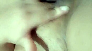 Brazilian babe cleans vibrator honey and cums hard in homemade clip