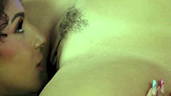 Queenie sateen enjoys deep pussy licking during massage