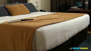 dame placer y penétrame bien delante de mi cornudo 😈