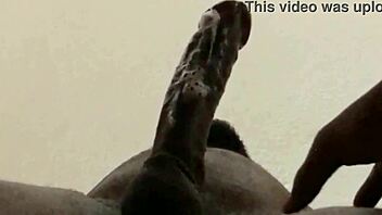 he kept cumin while i sucked, huge load! 😜