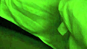 gordito fucks his girlfriend while she complains about the pain