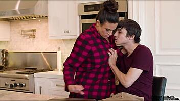 Oh, stepmommy, you're my absolute favorite fuck! 😍