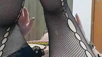 10 minutes in the same position 😏