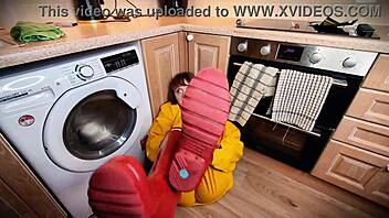 yo, hook me up with a wild cum and piss party tonight!