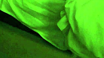 gordito fucks his girlfriend while she complains about the pain