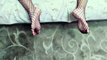 I can't believe how elegant this homemade deep penetration porn is, it's so wet and classy!