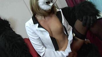 renee richards, wanna see this huge tittie cumshot?