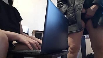 i riskily masturbate near my black secretary colleague 😏