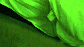 gordito fucks his girlfriend while she complains about the pain