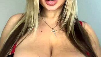 Merry christmas with hot milf's big natural tits! 🎄🍒