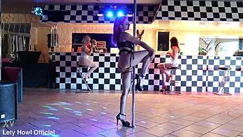 Noochka seduces Marie Lumacarie with wild vibrator play 😍  