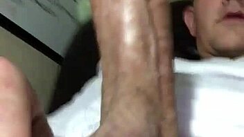 大鸡巴主人自慰，评论区留言