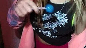 Bonneyuwu seductively licks lollipops in solo scene