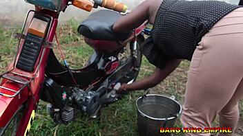 i begged for help after washing the motorcycle