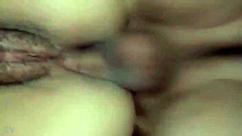 comendo com muito tesão o cu da minha esposa, gozei lá dentro