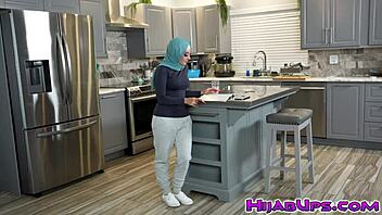 Peter Green's raging shaft tests Violet Gem's pussy.