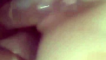 Manaba Sammy, the model, masturbates passionately in Guayaquil. She explores anal and oral pleasures at home.