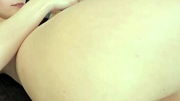 On cam showing pussy and fucking ass while masturbating hard. 😍🔥