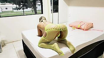 Mother-in-law gives ass to stepson for fucking and cum filling