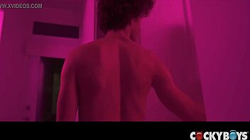 Leo Louis Fingers and Fucks Sean Ford's Power Bottom