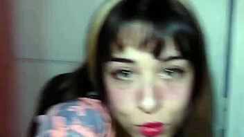 Bonneyuwu seductively licks lollipops in solo scene