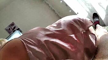 Curvy thick latina kisses and dives into her hot friend's pussy