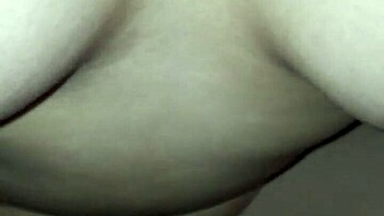 Vietnamese sister shares a friendly chat moment