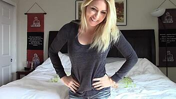 Blonde webcam goddess strips and squirts in high definition.