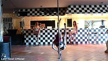 Noochka seduces Marie Lumacarie with wild vibrator play 😍  