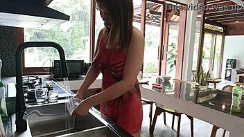 Amateur Asian Girlfriend Cleans House