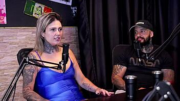 Wow, he cums on married women and discovers shocking secrets!