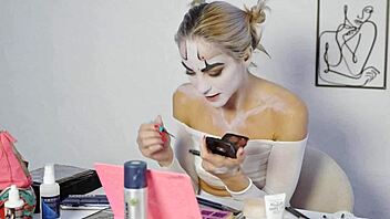 Harley Quinn Makeup Tutorial by Miss Daisy Diamond for Halloween