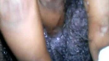 इबोनी जेसिका ग्रैबिट चूचियां निपल्स सहलाते रैबिट टॉय से चूत रगड़ रही 😏