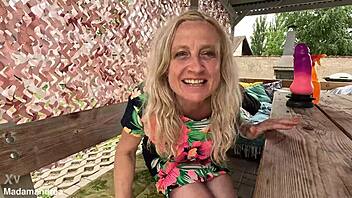 Hot Summer Days with Latex Dildo in Prolapse Playtime Fun