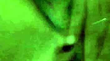 18 year old thai girl cumming hard while touching herself! 😍