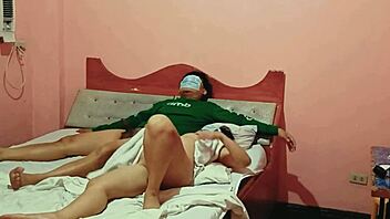 Hot Asian chubby Pinay banged in hotel room.