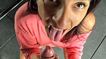 I Fucked the Hot Brunette Kel Macettare in the Condo Gym