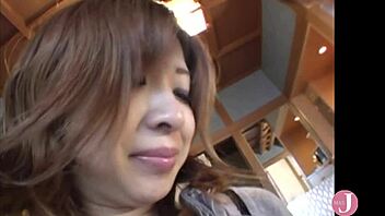 i can’t believe how nasty maho yukimi gets with that vibrator