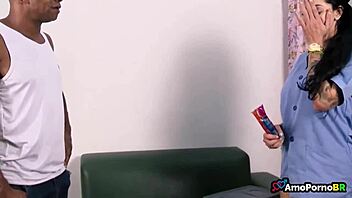 Elisa Sanches, Brazil’s top geladinho seller, feels anal thrill