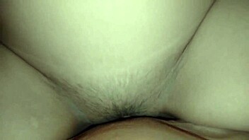 Fucking the pretty big girl's shaved pussy until she squirts