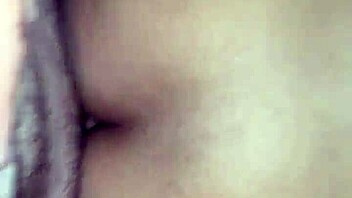 Me follo el culo de mi esposa y se siente increíble