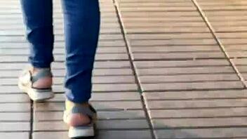 Latina beauty in tight jeans