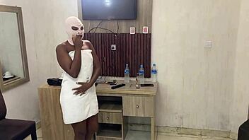 Sexy ebony spreads pussy for anal rimming and face sitting