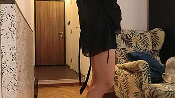 Blonde Wife Flashes Big Tits And Ass To Naked Delivery Boy Who Won't Leave