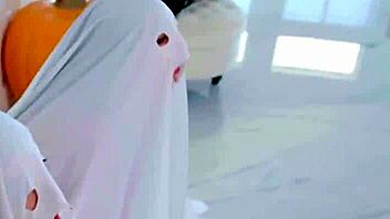 Damn! Teen Stepsis Lana Smalls and BFF Molly Little in Threesome!