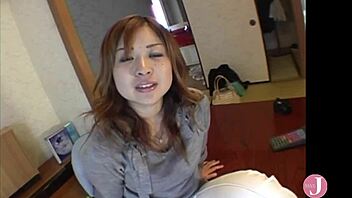 i can’t believe how nasty maho yukimi gets with that vibrator